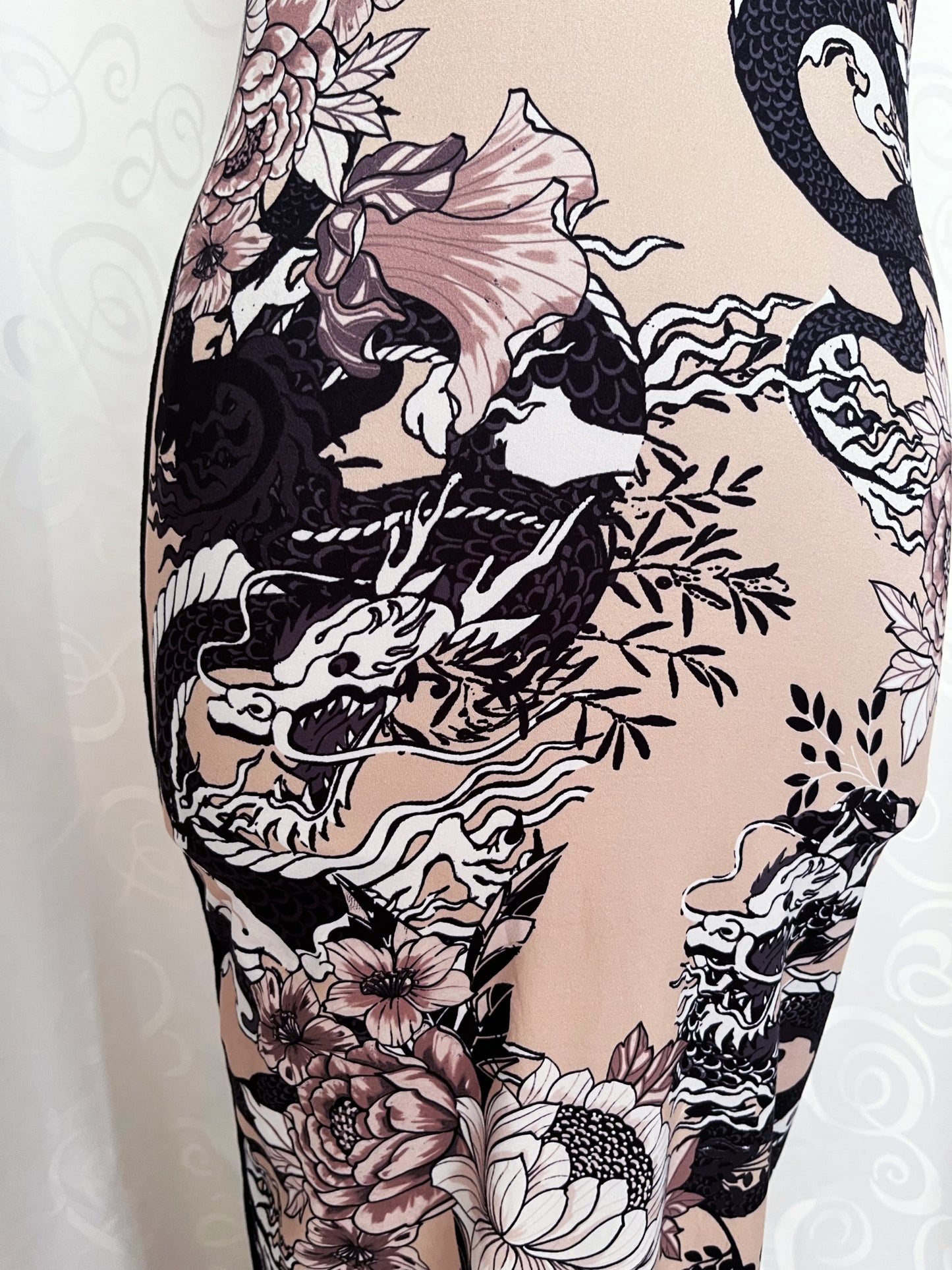 Modern deadstock dragon maxi dress 🐉