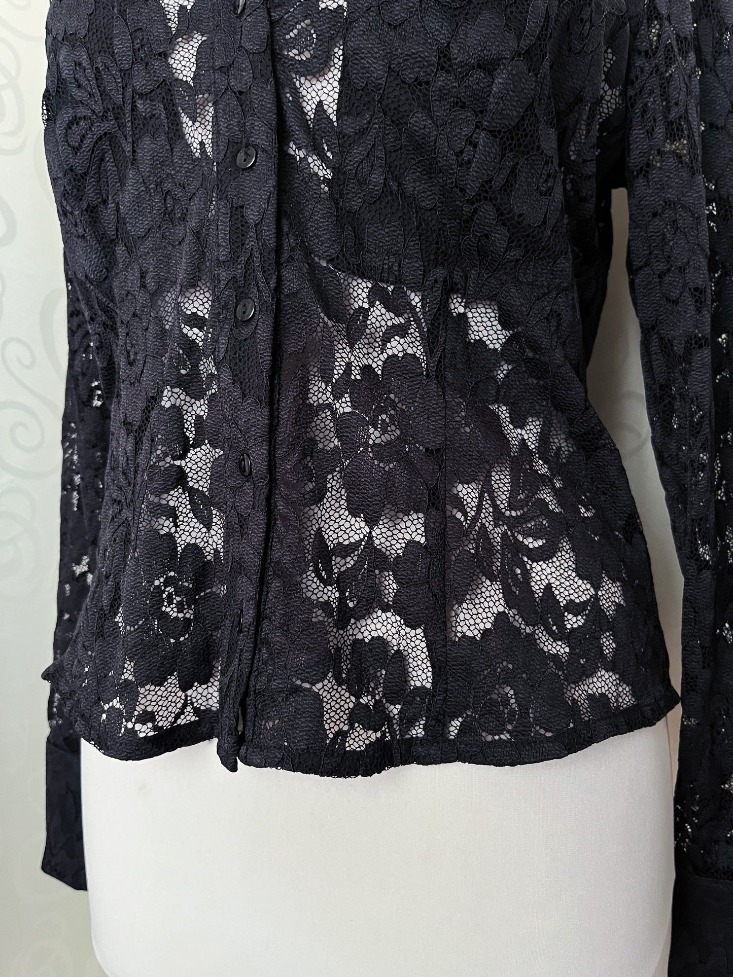 Iconic Gothic lacey black shirt 🕷️