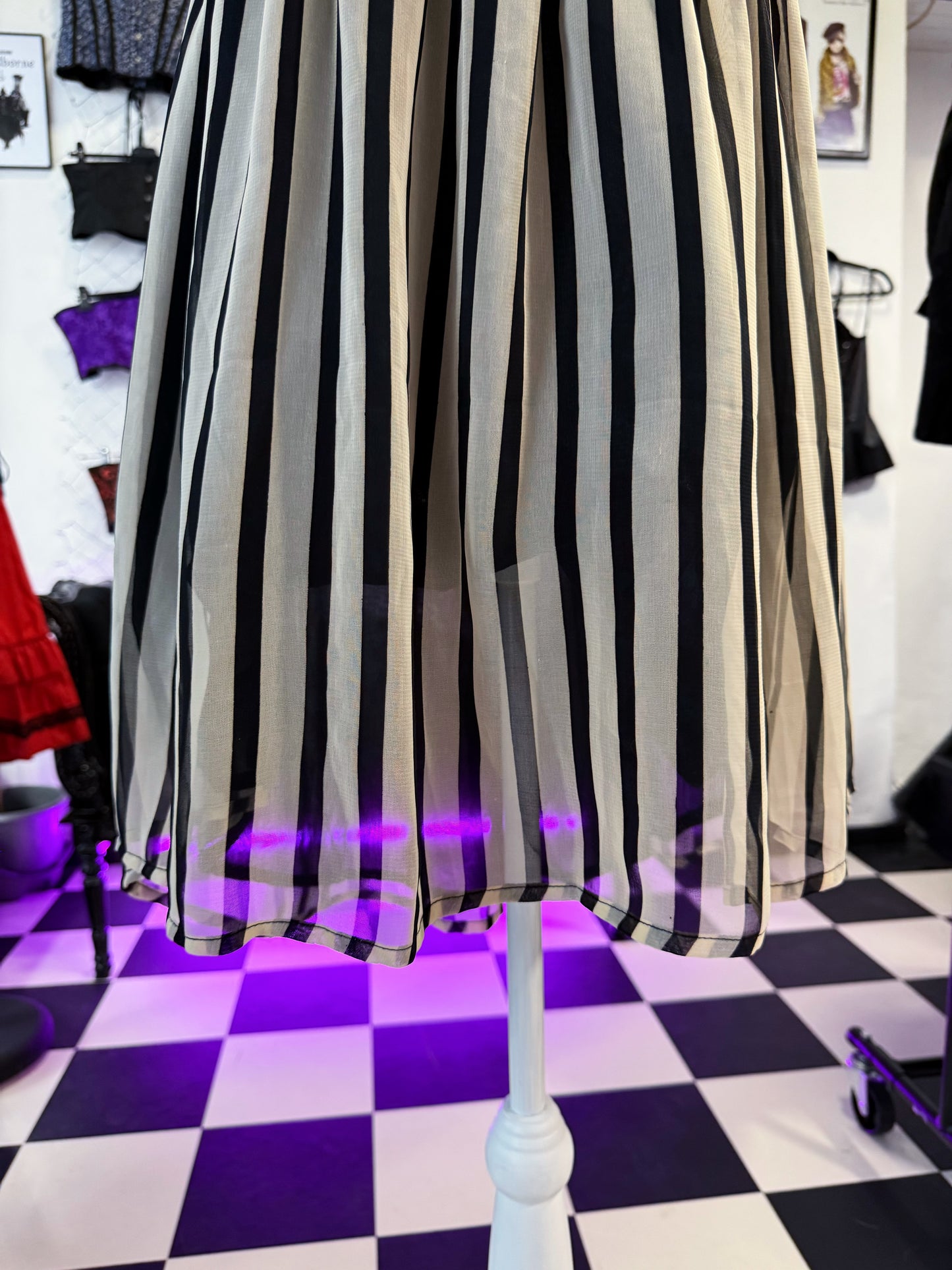 00’s Jester style tunic striped top 🃏
