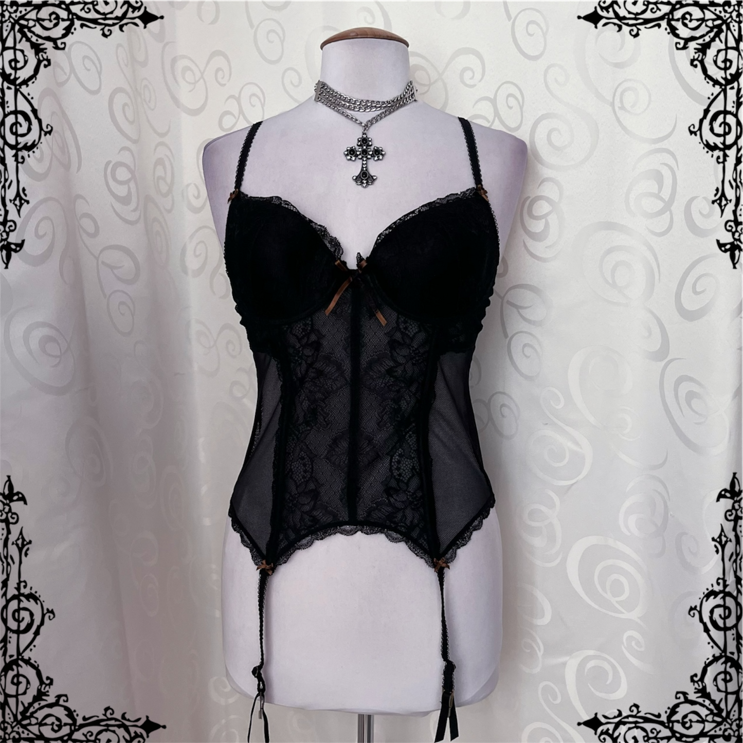 00’s whimsy black lacey corset with brown bow details 🐌 🖤