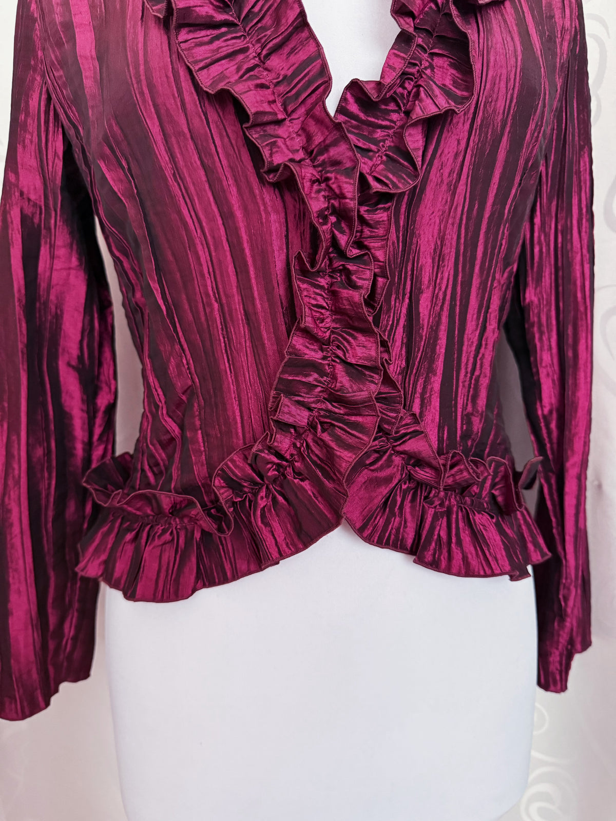 00’s Whimsygoth vampire burgundy ruffle shirt 🫀