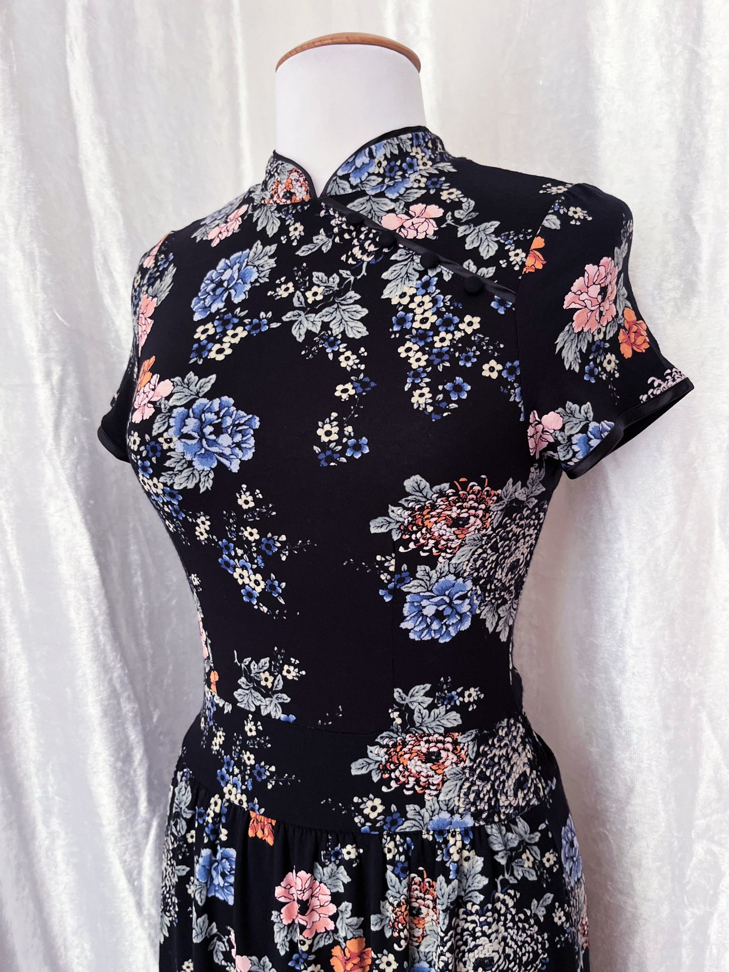 Rare VIVE MARIA Asian qipao style floral dress 🐉