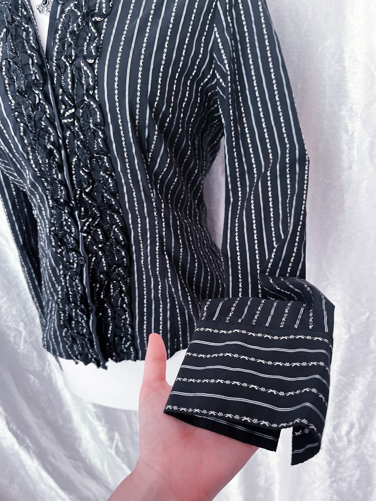 Deadstock gothic striped shirt with ruffle details 🦇