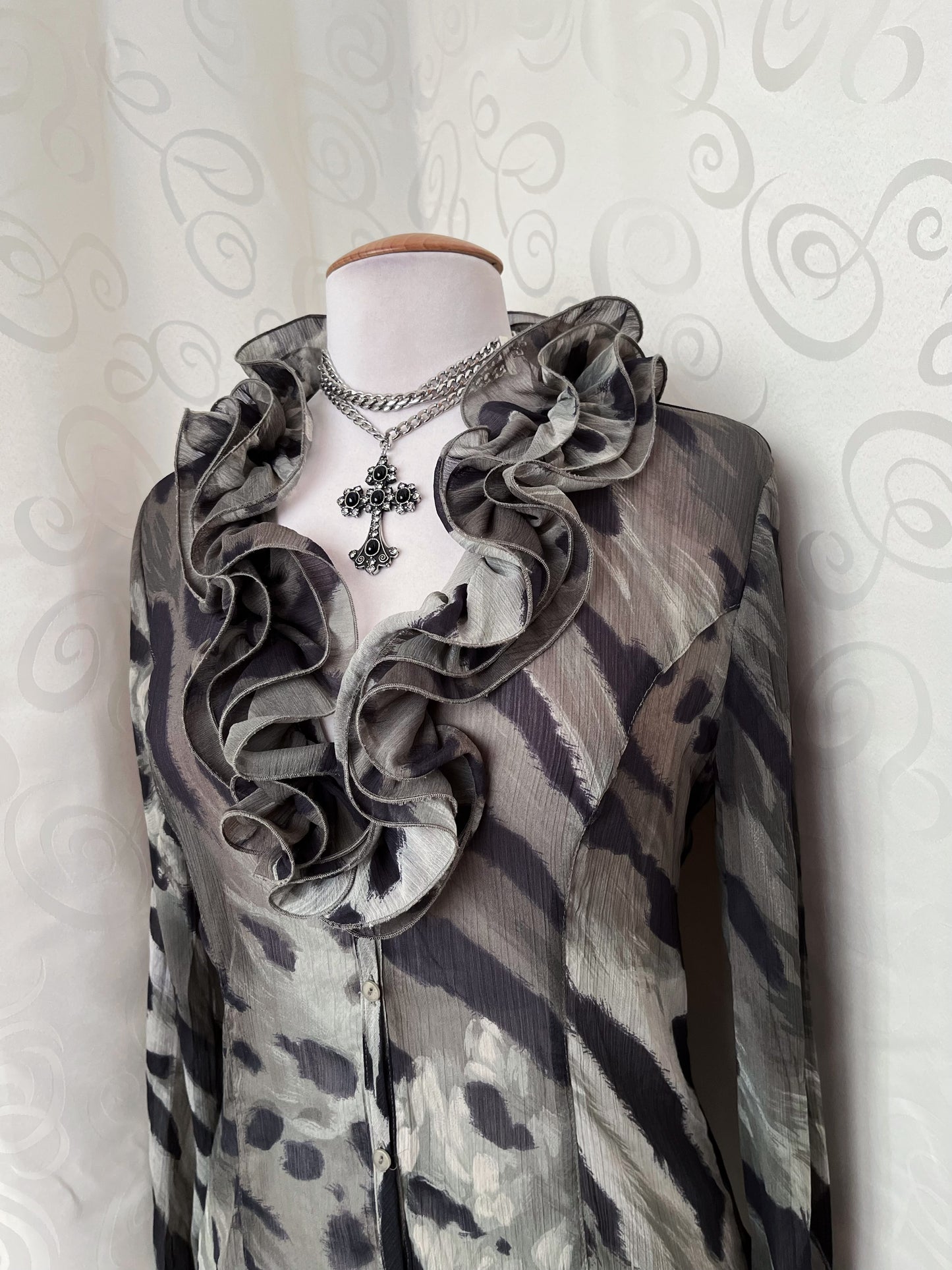 00’s whimsy fairy khaki mesh shirt with ruffle detail 🧚🏾