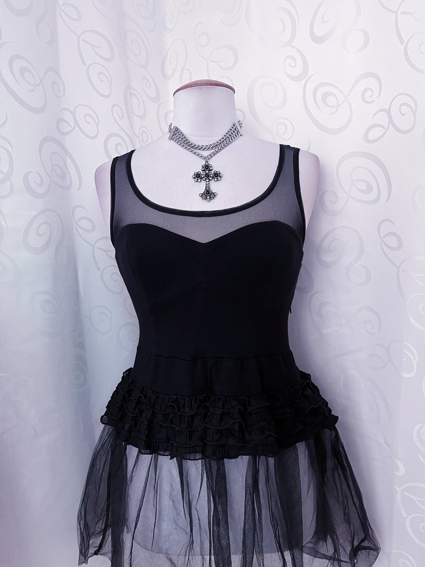 00’s Horror Protagonist / ballerina black top with tulle layering 🕸️🩰