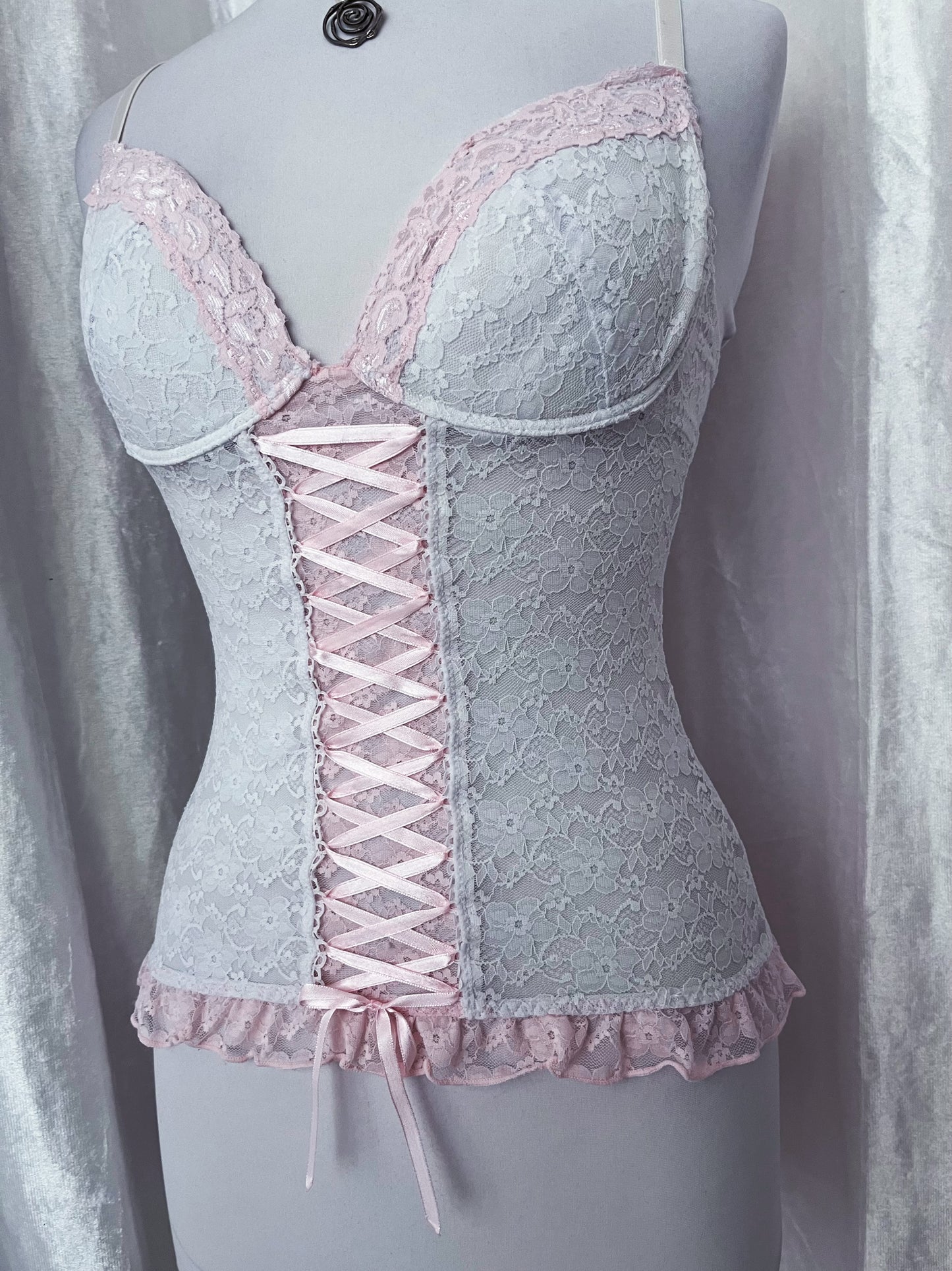 Beautiful coquette lace bustier top 🎀