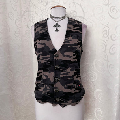 00’s iconic camo vest 🔫