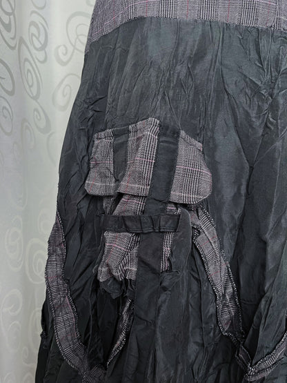 00’s iconic whimsy tartan patchwork skirt 🦇🌀