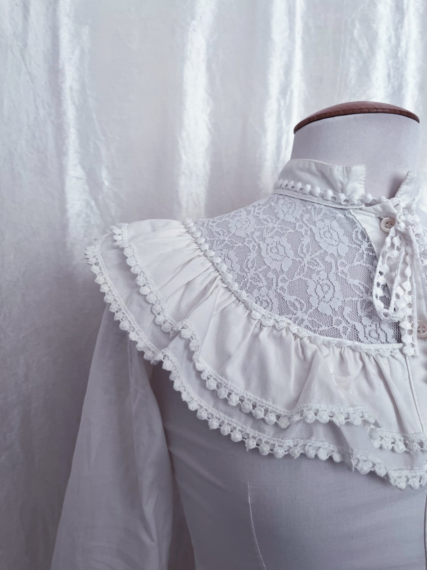 Gothic victorian style ruffle shirt with lace detail 🪽