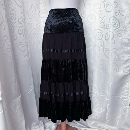 00’s whimsygoth velvet black layered skirt 🕷️