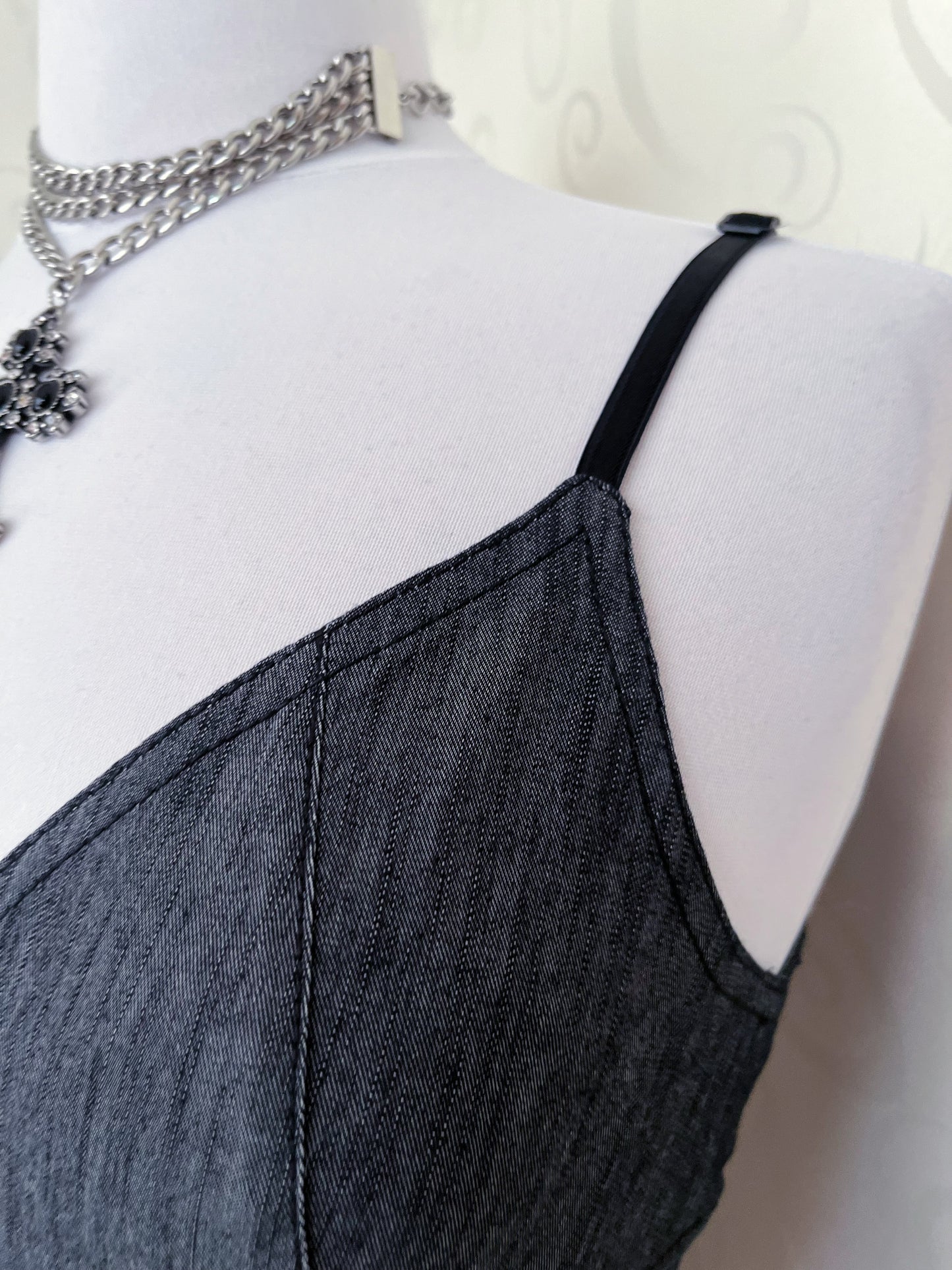 00’s iconic denim lace-up corset top 🖤🕷️