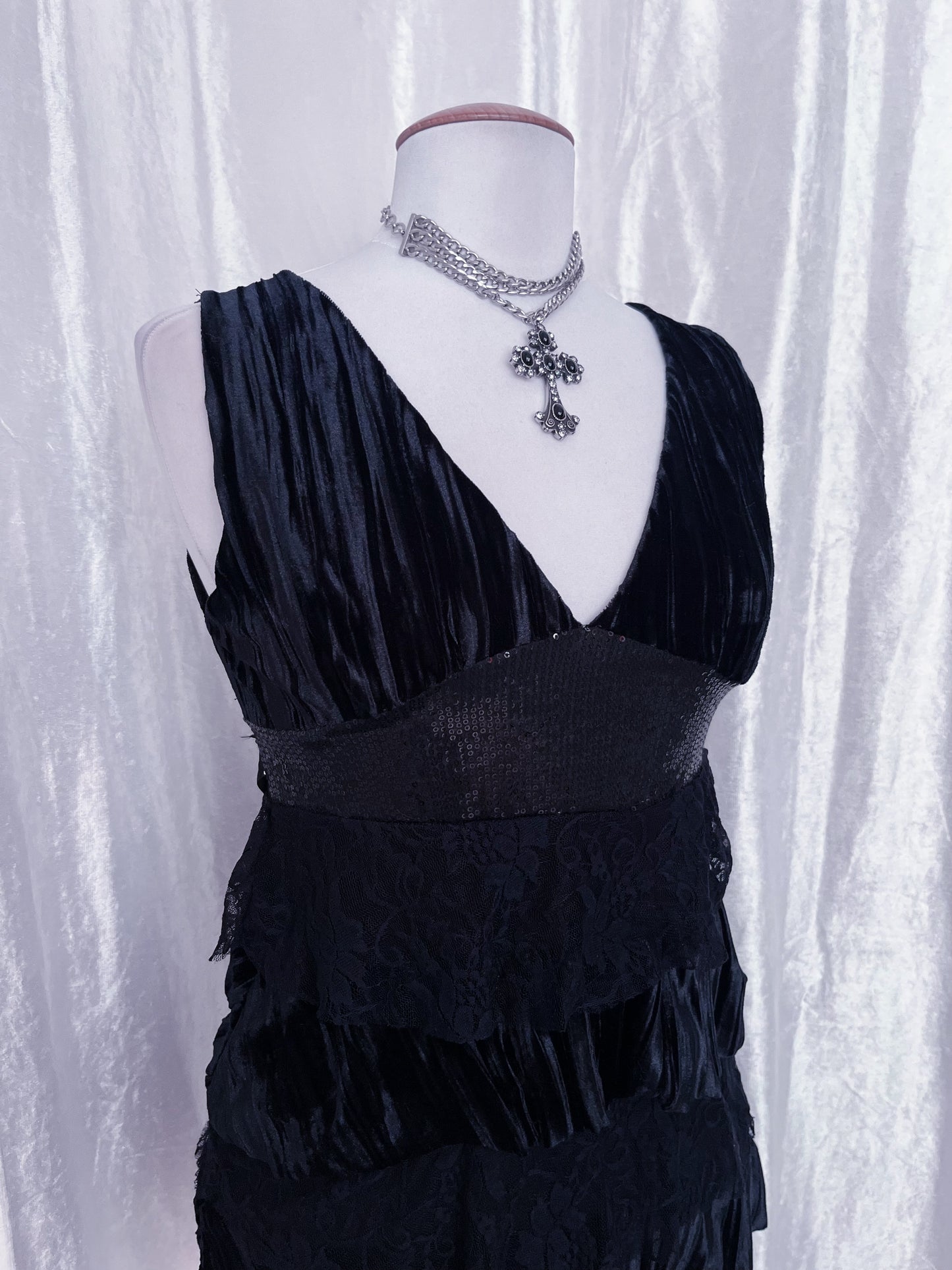 Dark whimsy fairy velvet, lace & sequin top 🧚🏽‍♀️🦇