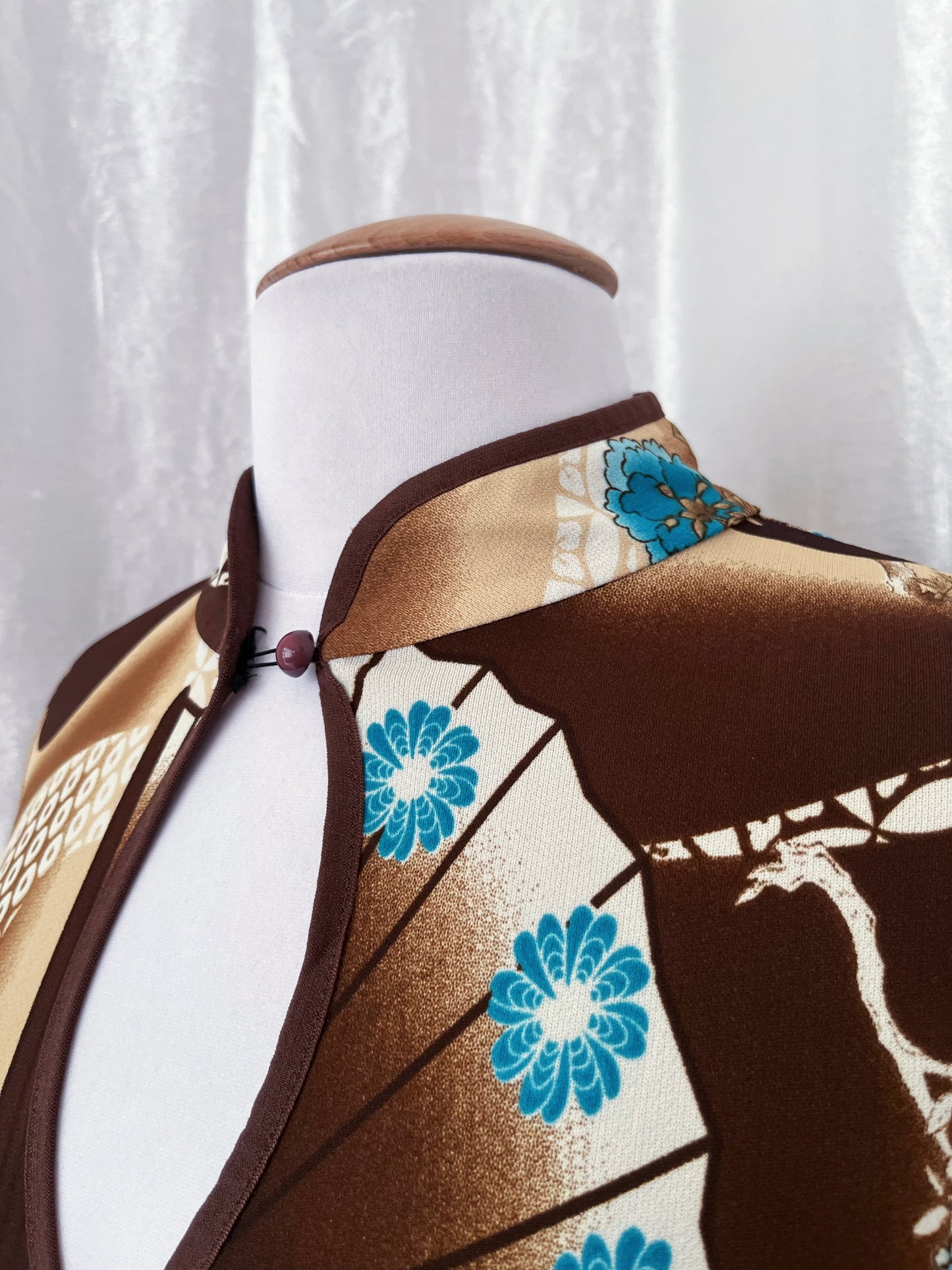 Beautiful beige & brown Qipao cheongsam dress 🦋