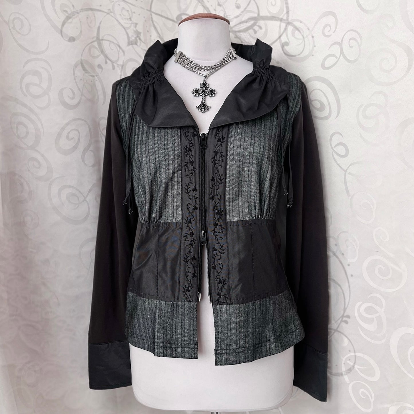 00’s whimsygoth grey zip-up jacket 🌀🪽