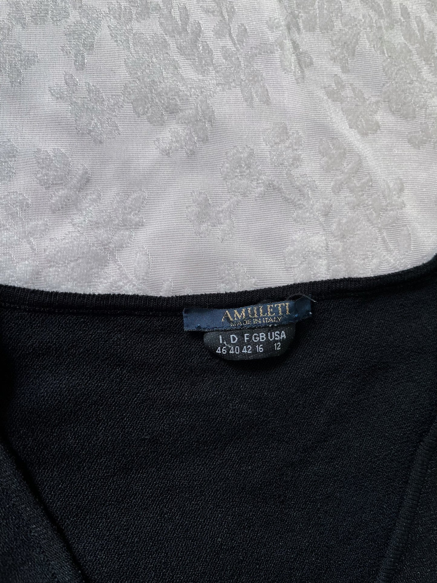 00’s black cut-out top