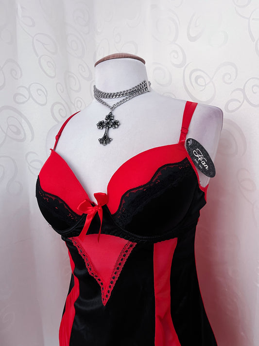 Vampire black & red bustier nightgown ❤️