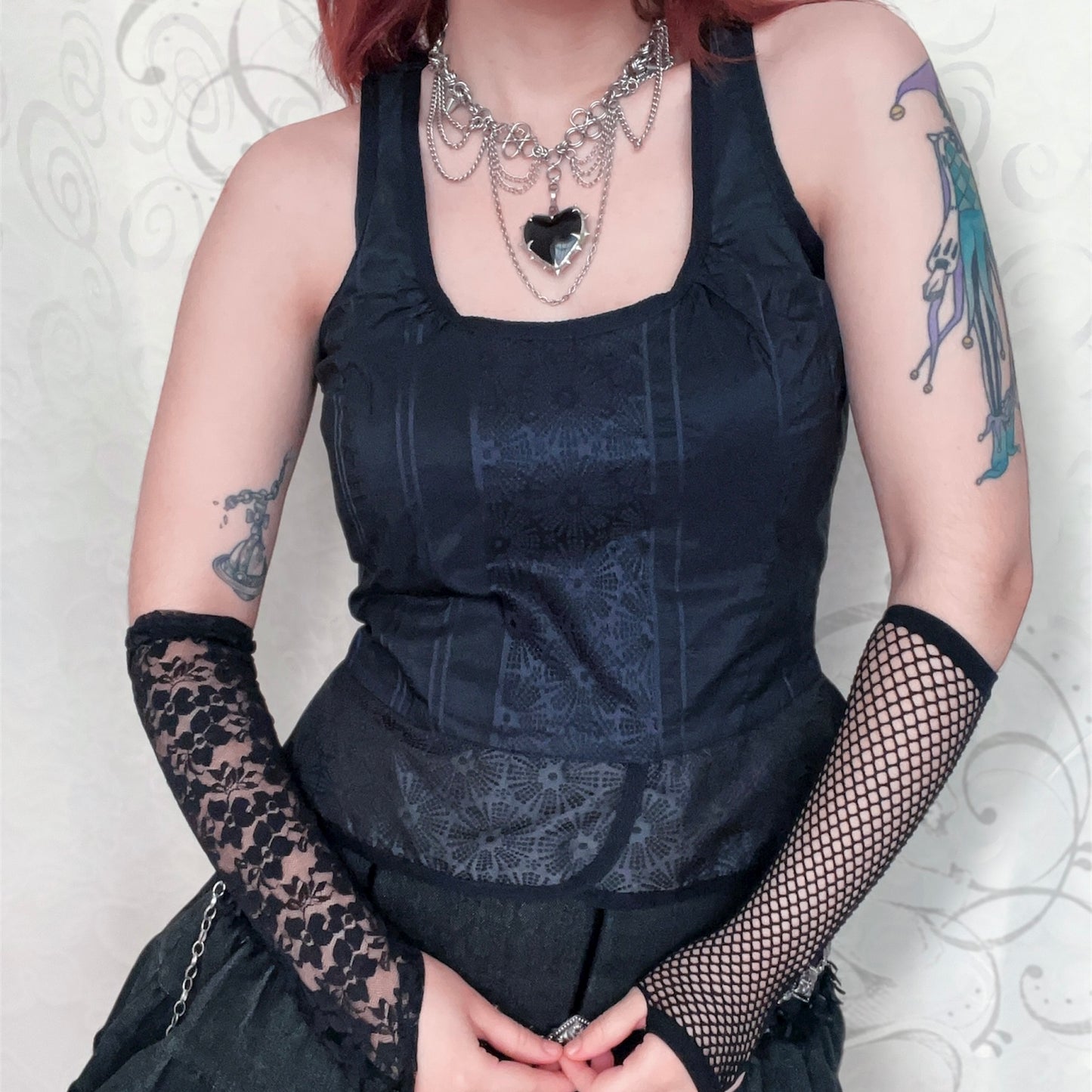 00’s Horror Protagonist / Dark coquette top 🌺