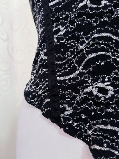00’s Whimsygoth embroidered black & white top 🕷️