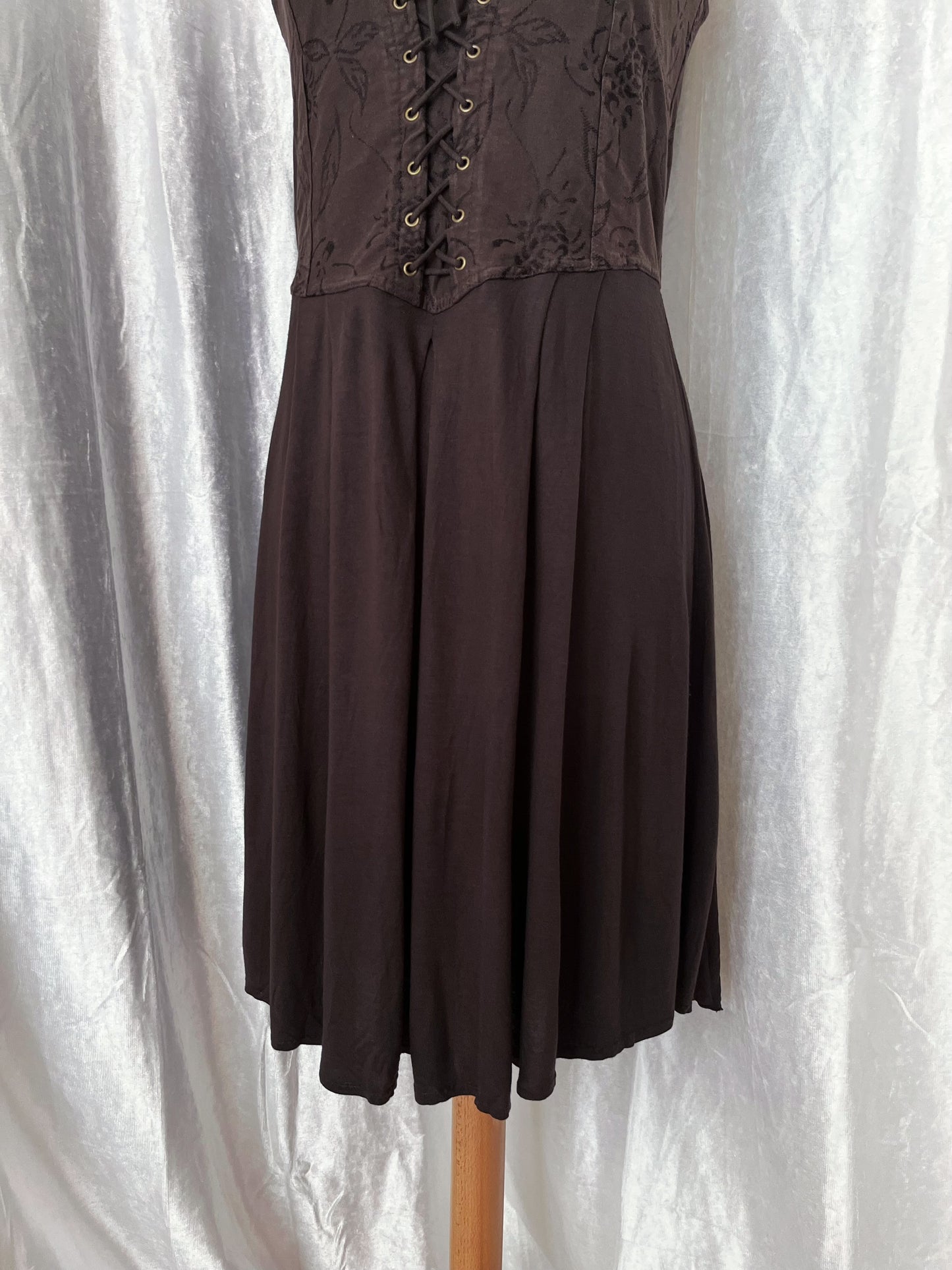 00’s village witch brown corset dress 🐐🥧🧙🏻‍♀️