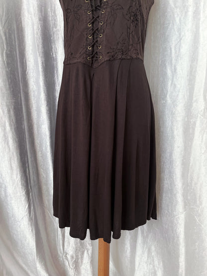 00’s village witch brown corset dress 🐐🥧🧙🏻‍♀️
