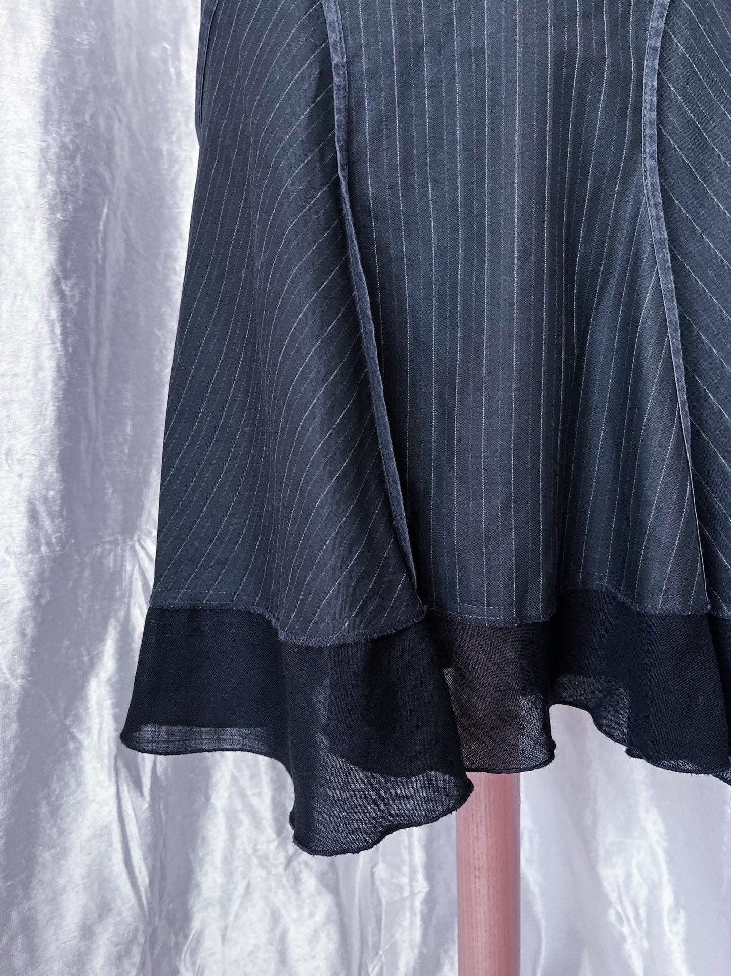 00’s Morgan black striped skirt with lace trim detail ✨🕷️