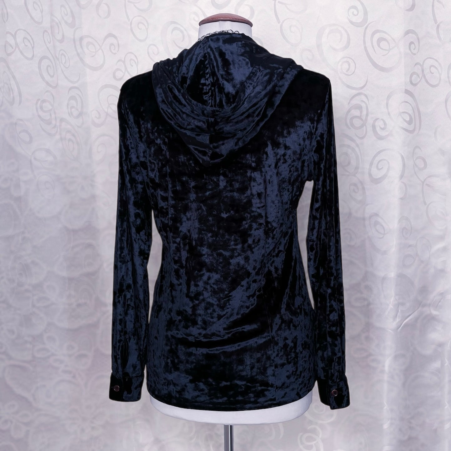 Vintage whimsygoth velvet shirt with hood on the back 🌀