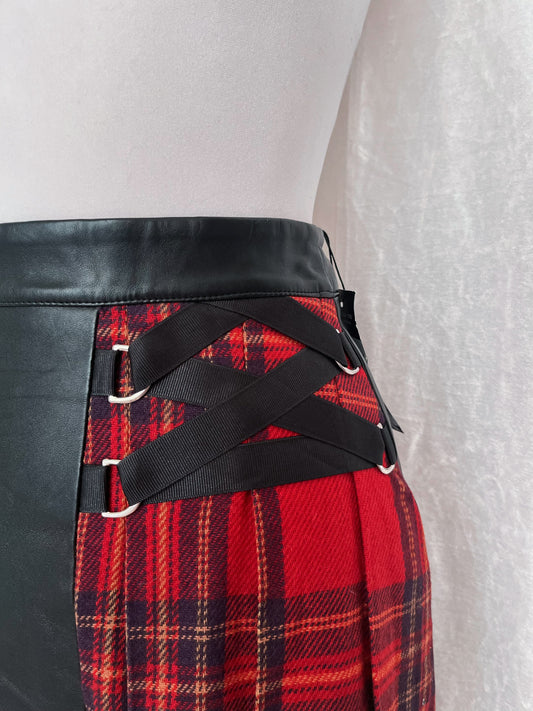 Alt faux leather & tartan skirt 🕷️🕸️