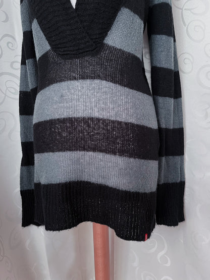 EDC emo striped sweater 💀