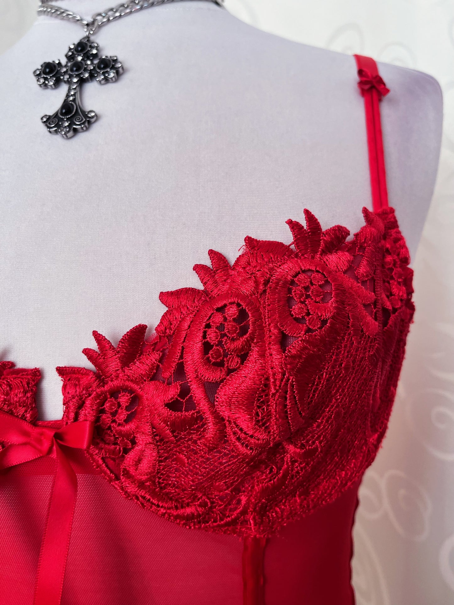 00’s hot, vampire mesh corset top 🧛🏼‍♀️