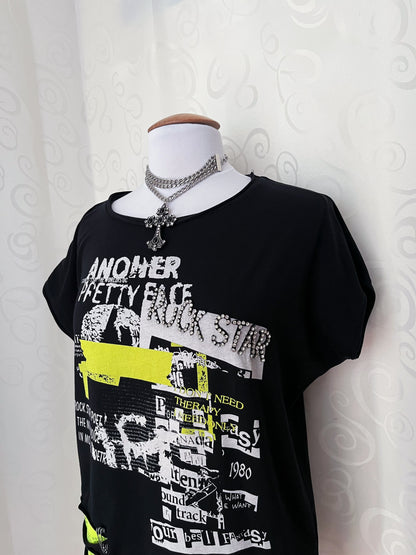 00’s Alt graphic tee with cut-out and safety pin details 🖤