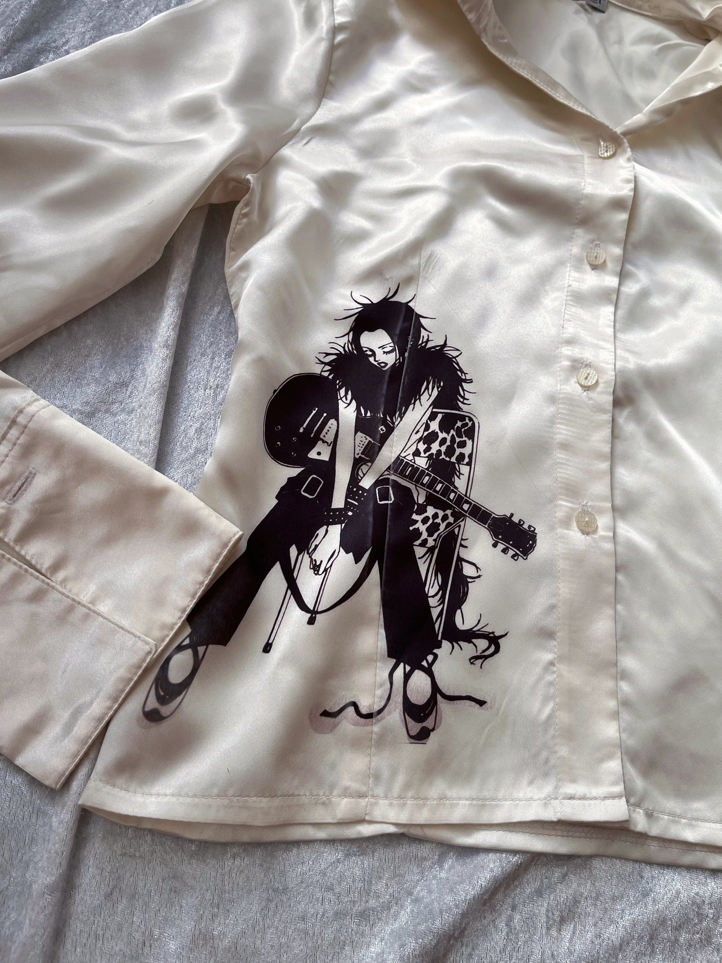 Rockstar Girlfriend REWORKED beige satin shirt 🎸🪷🍓