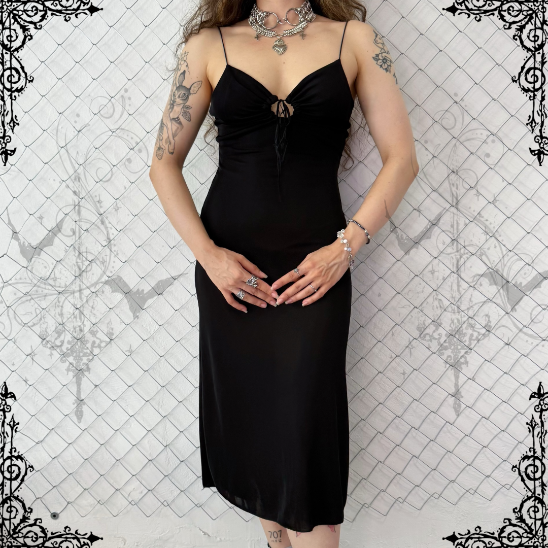 Witchy black dress 🦇🌀