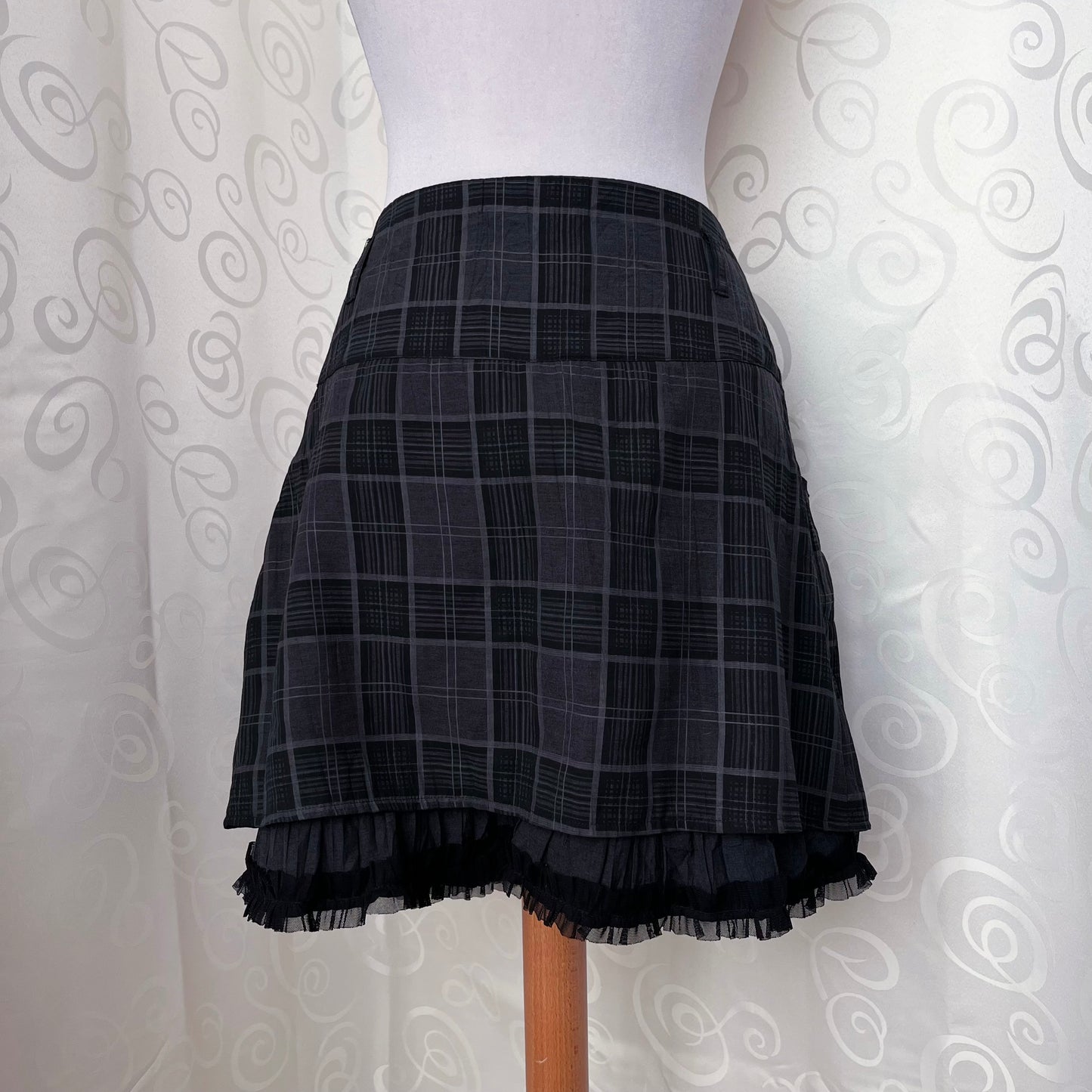 00's Dark coquette tartan grey skirt 📹