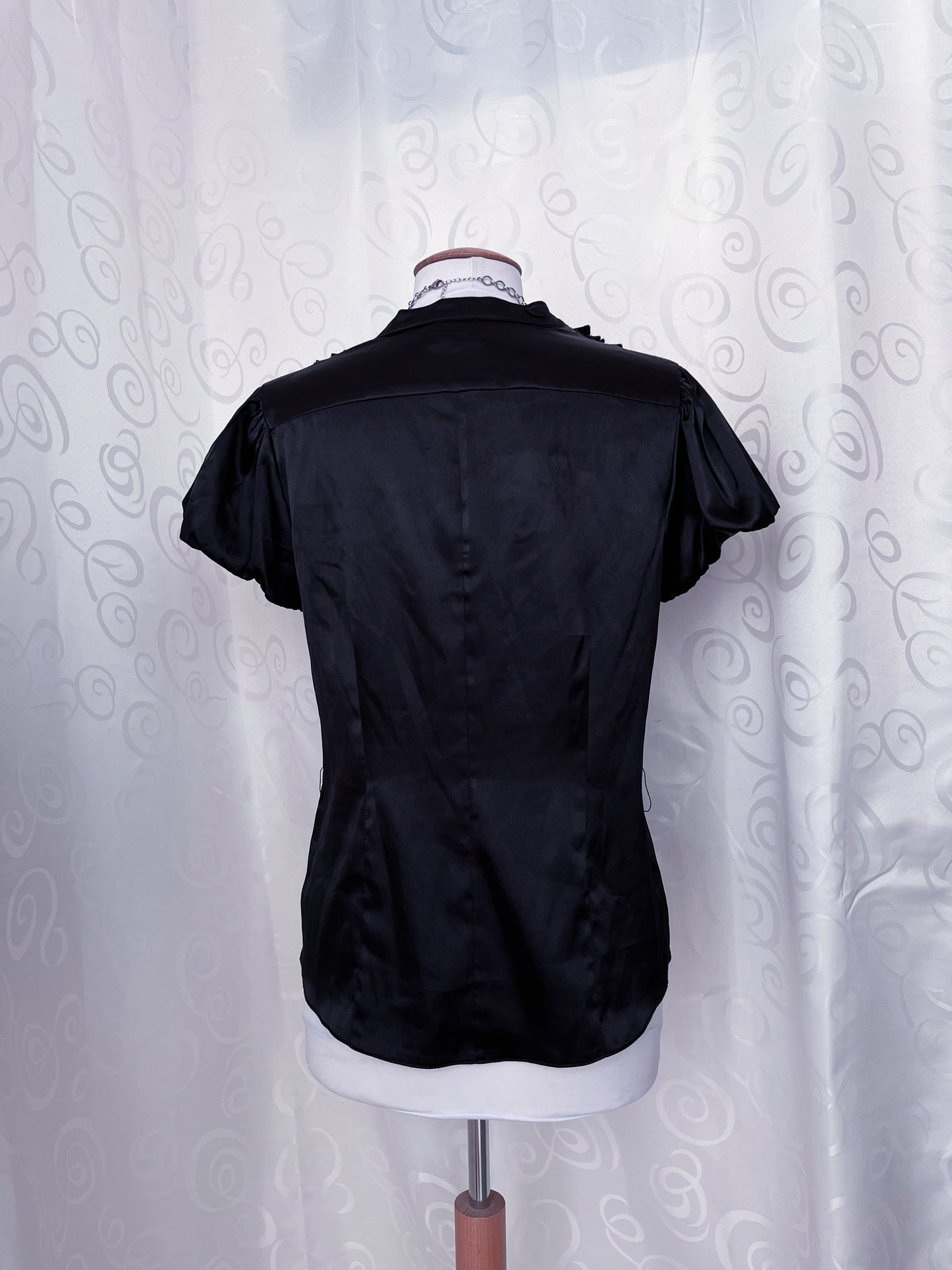 Gothic/Jirai Kei ruffle satin shirt with puff sleeves 🦇