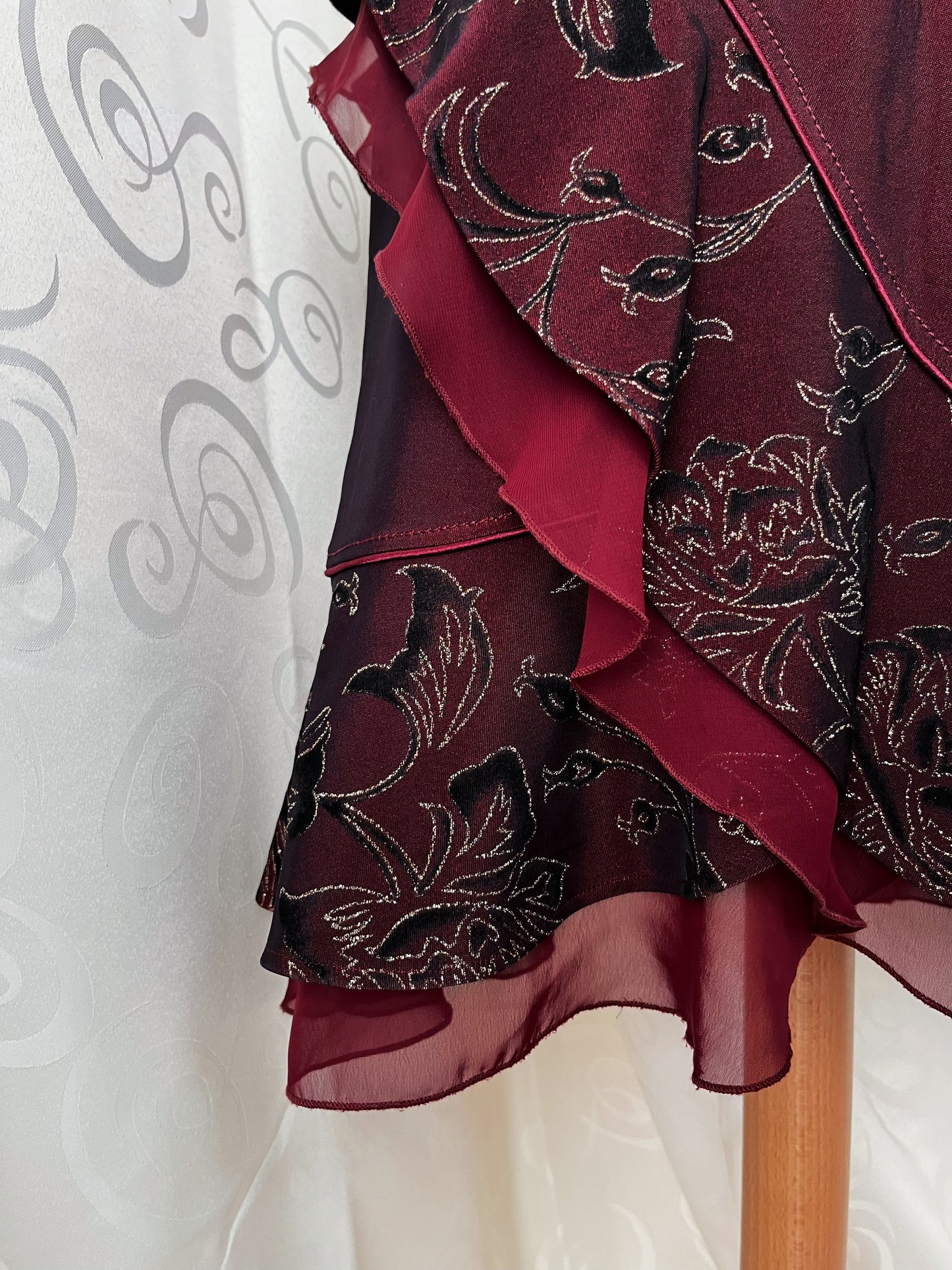 00’s whimsy fairy burgundy asymmetrical skirt with embroidered details 🫀⚜️