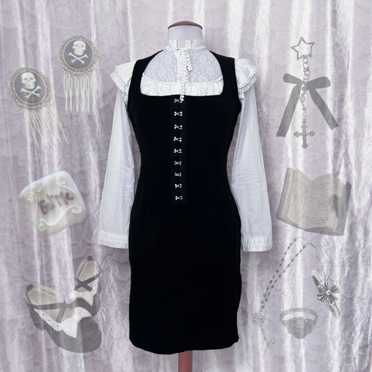 00’s Gothic black fitting dress 🦇