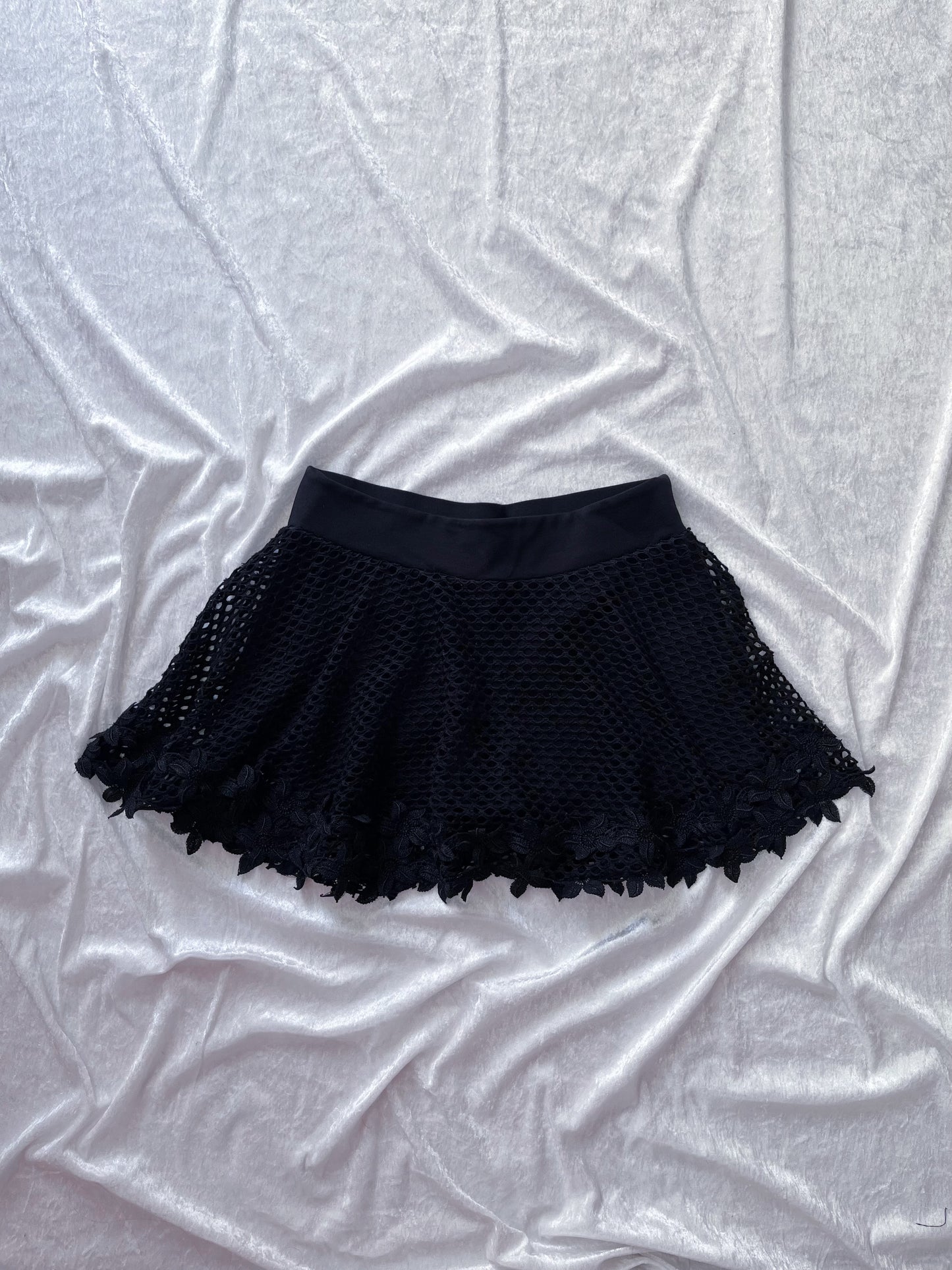 Alternative fishnet black skorts 🕷️