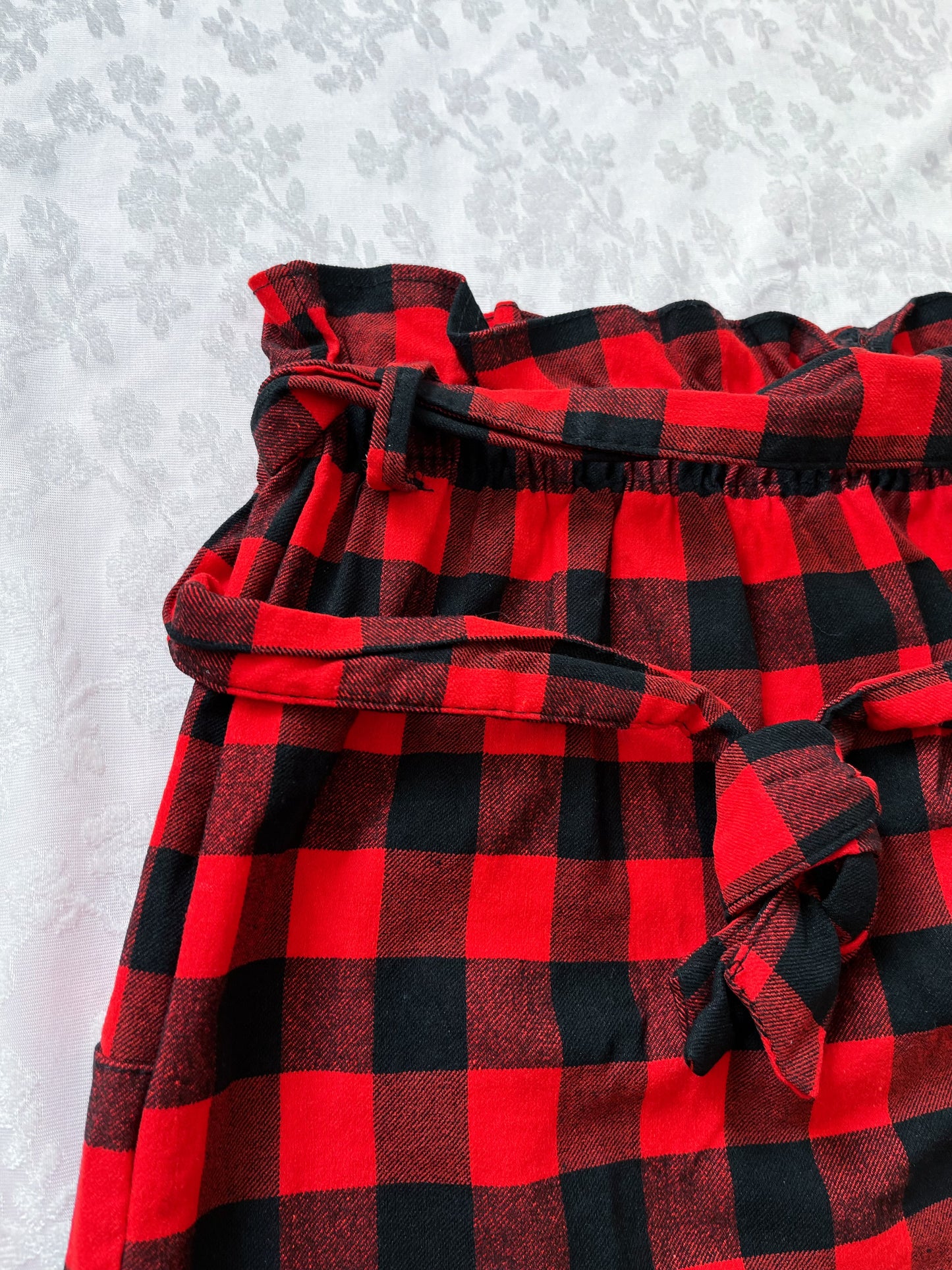 Checked emo skirt with lace trim detail