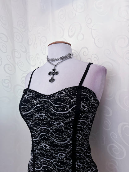 00’s Whimsygoth embroidered black & white top 🕷️