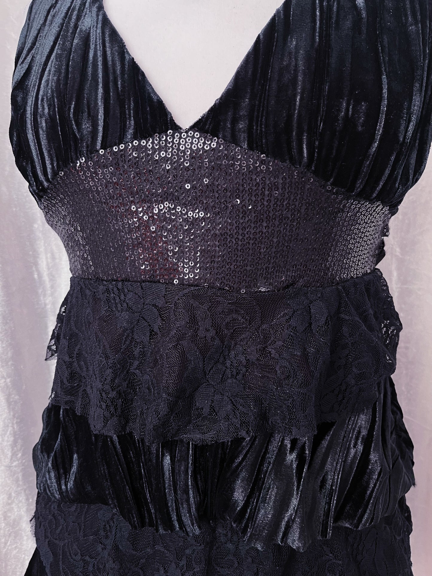 Dark whimsy fairy velvet, lace & sequin top 🧚🏽‍♀️🦇