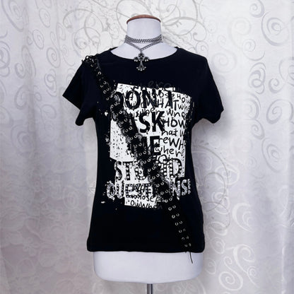 00’s iconic alternative tee with graphic print & lace-up details 🕷️🌀
