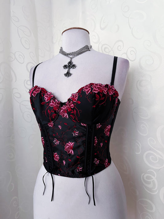 Whimsy black corset top with embroidered details 💞🫀