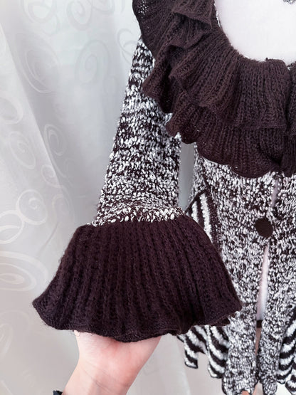 00’s witchy/whimsygoth brown & grey ruffled duster 🐌🧙🏻