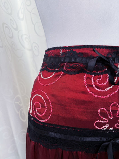 Vintage whimsygoth midi burgundy embroidered skirt with lace detail 🫀