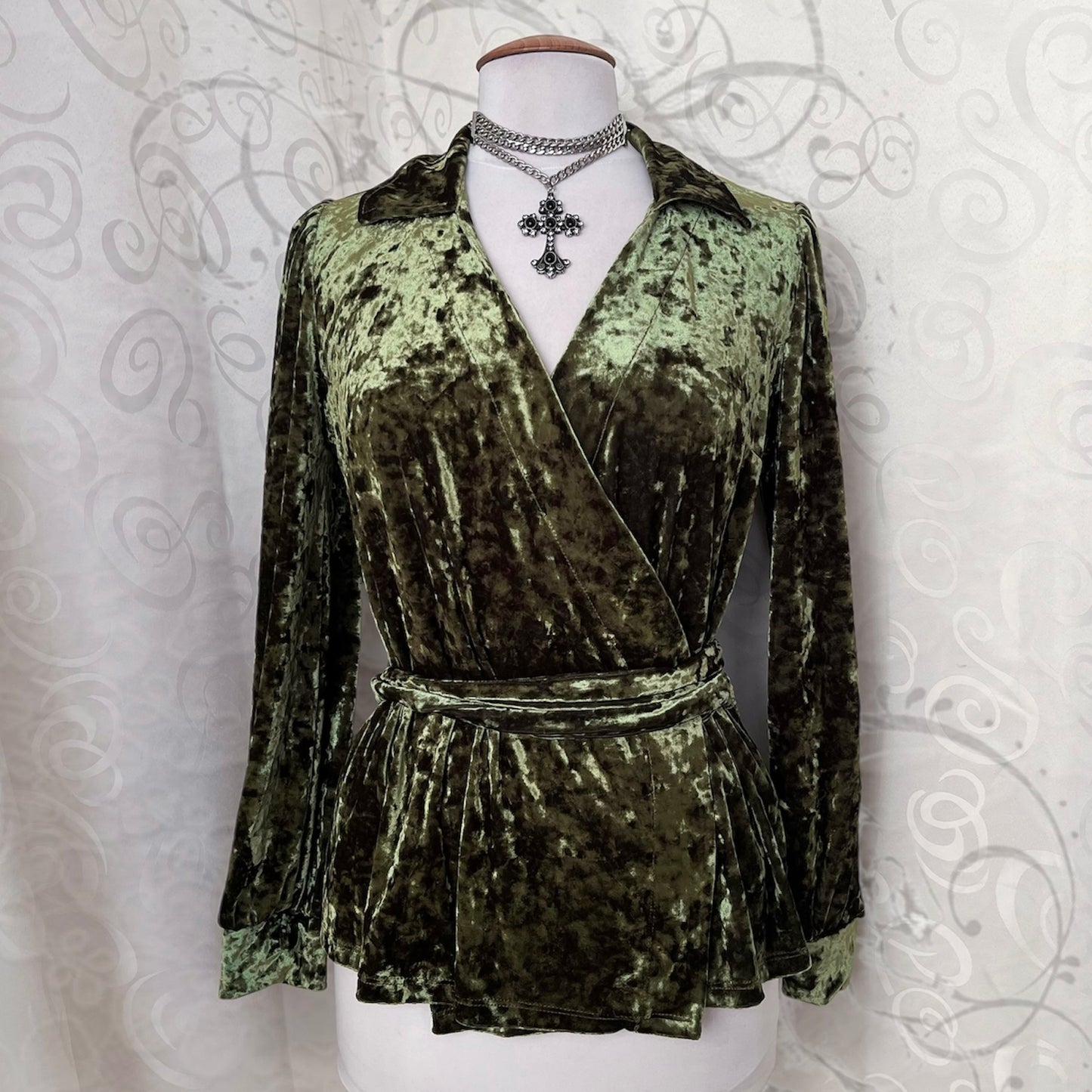 Vintage forest green crushed velvet cardigan 🪾🍃🐢