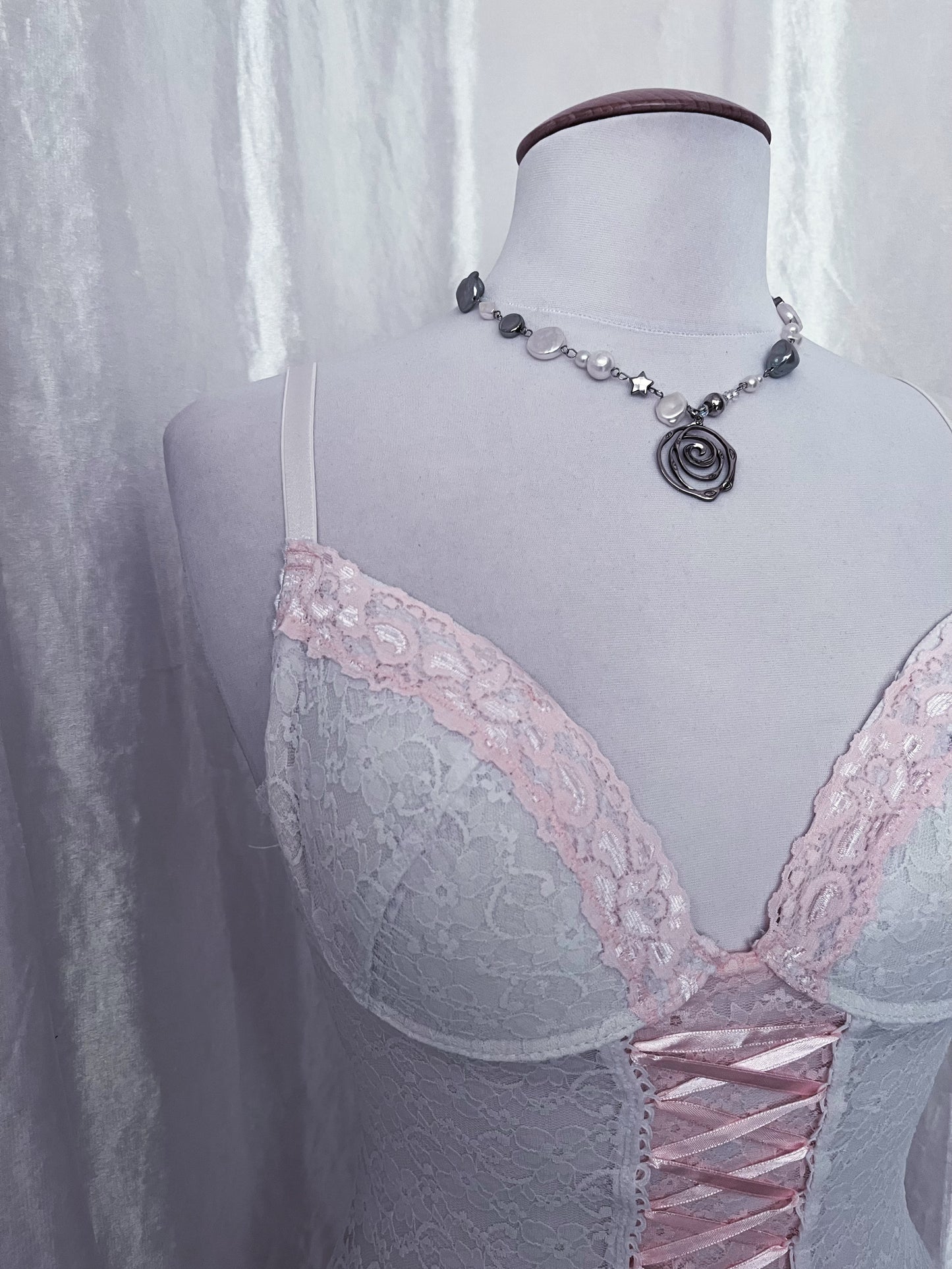 Beautiful coquette lace bustier top 🎀