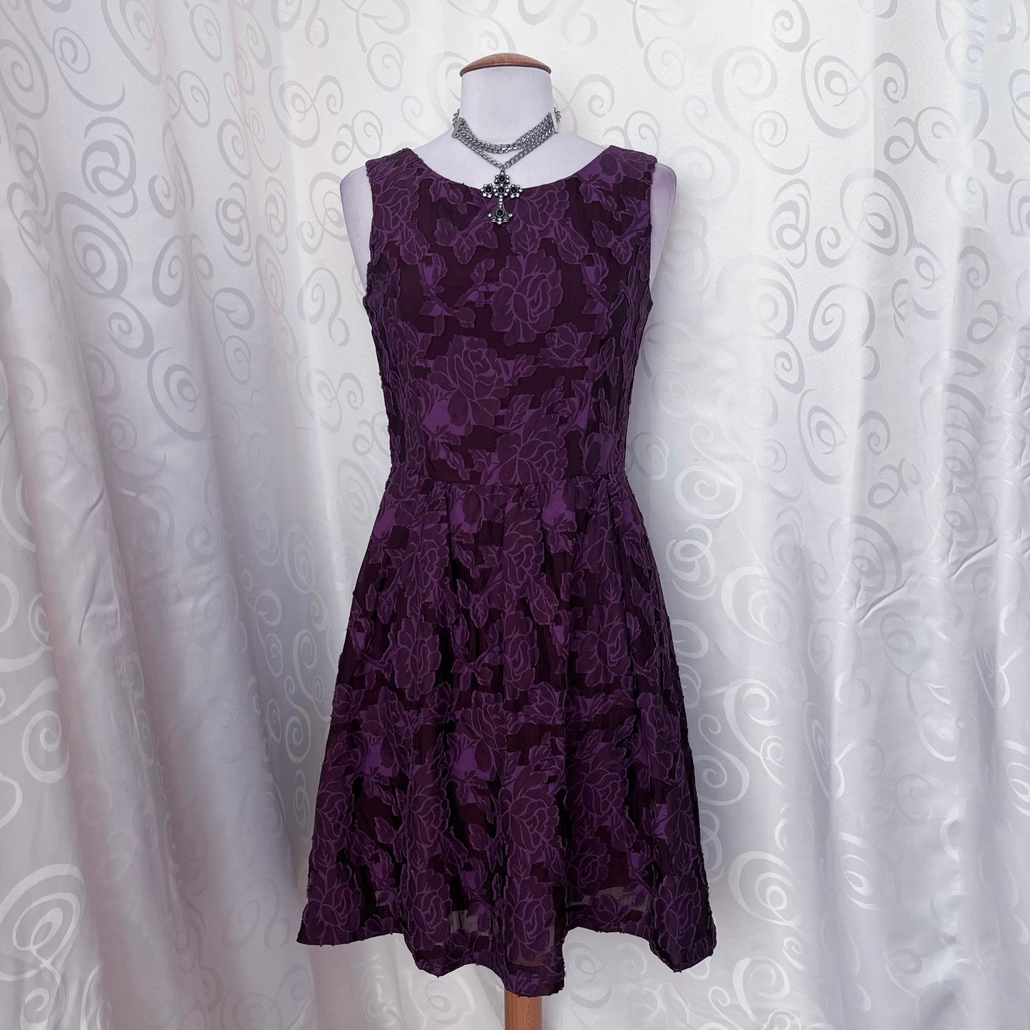 Yessica Whimsygoth purple dress with embossed leaves detail 💜