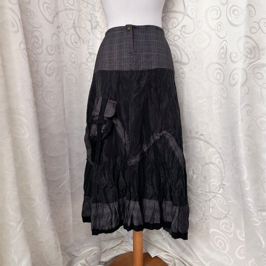 00’s iconic whimsy tartan patchwork skirt 🦇🌀