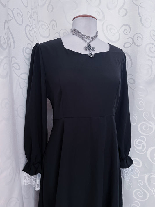 Modern Asian Gothic lolita black dress with white lace details 💜🦇
