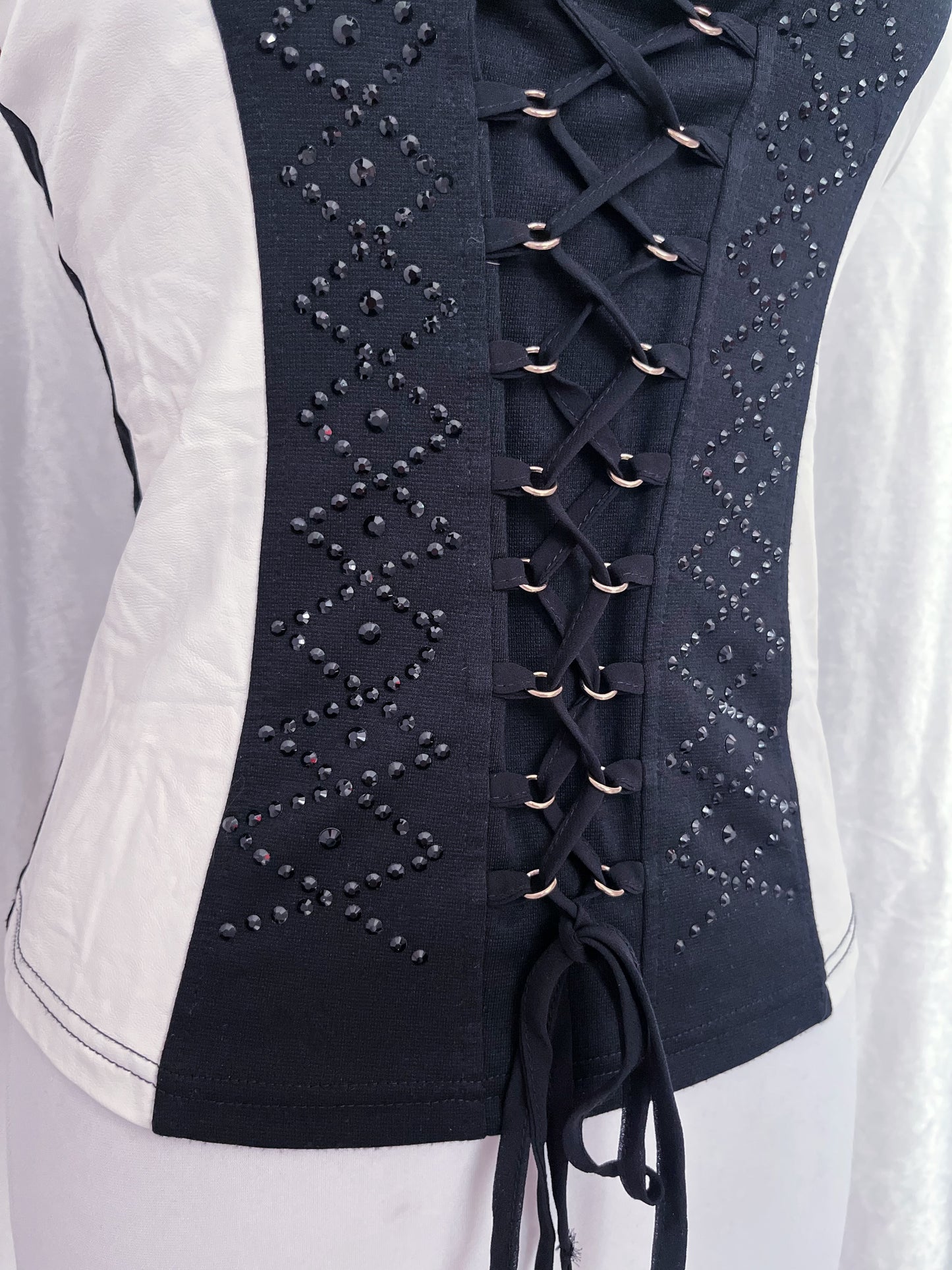 00’s black & white PU leather corset top 🦷♠️